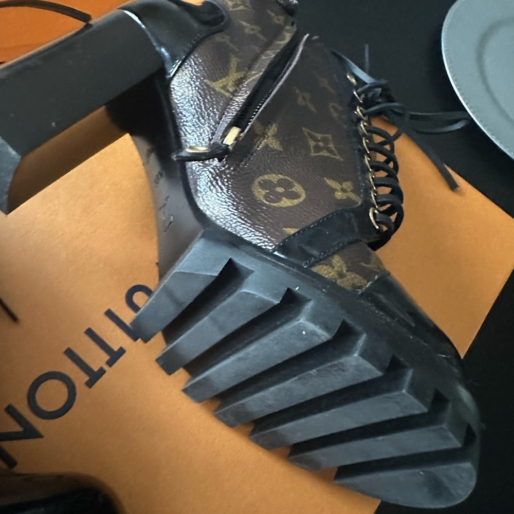 Louis Vuttion Star Trail Ankle Boots 38.5 - Picture 7 of 10